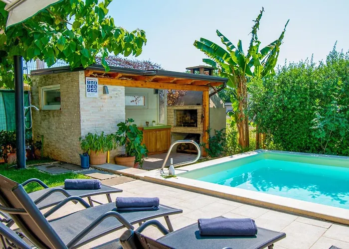 Vila Gaya In Porec,istrien By Istrabook *