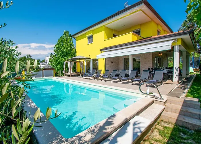 Vila Gaya In Porec,istrien By Istrabook Porec